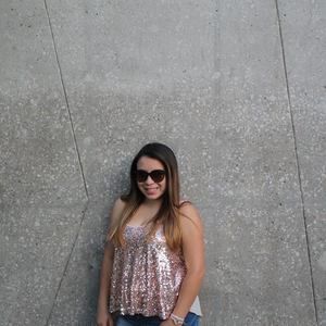 Meet your Posher, Evelyne